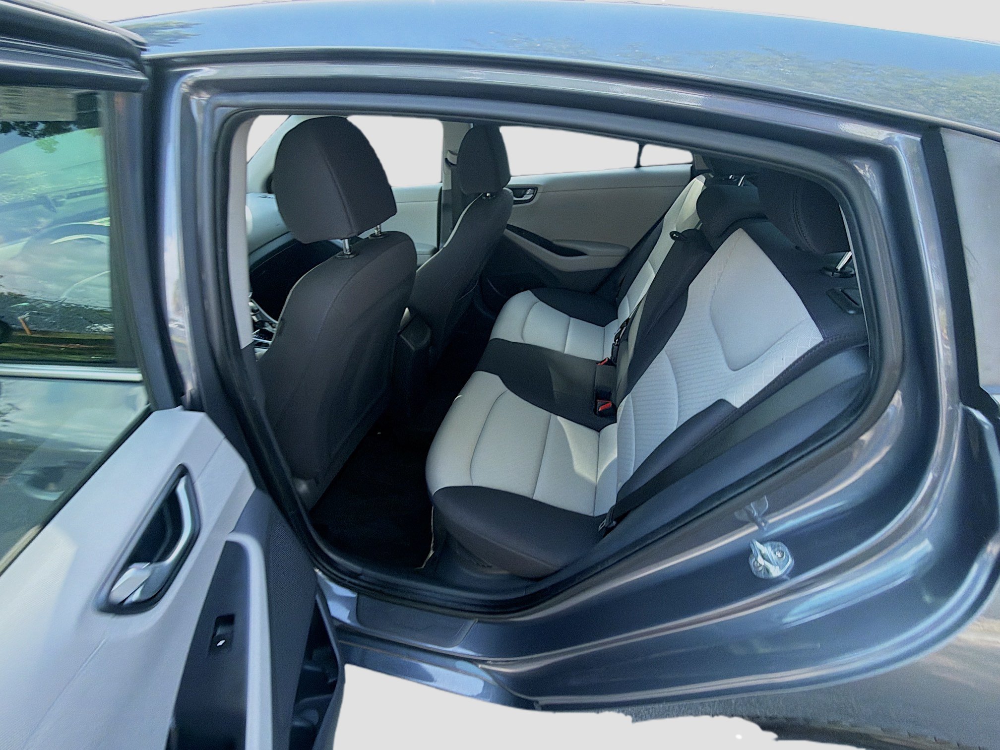 Used 2018 Hyundai Ioniq SEL FWD image 19