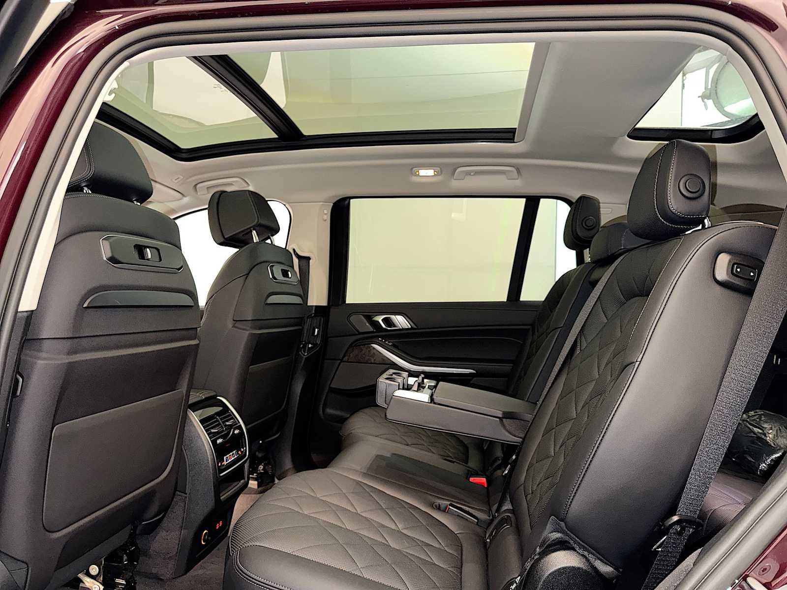 Certified 2024 BMW X7 xDrive40i w/ Premium Package image 21