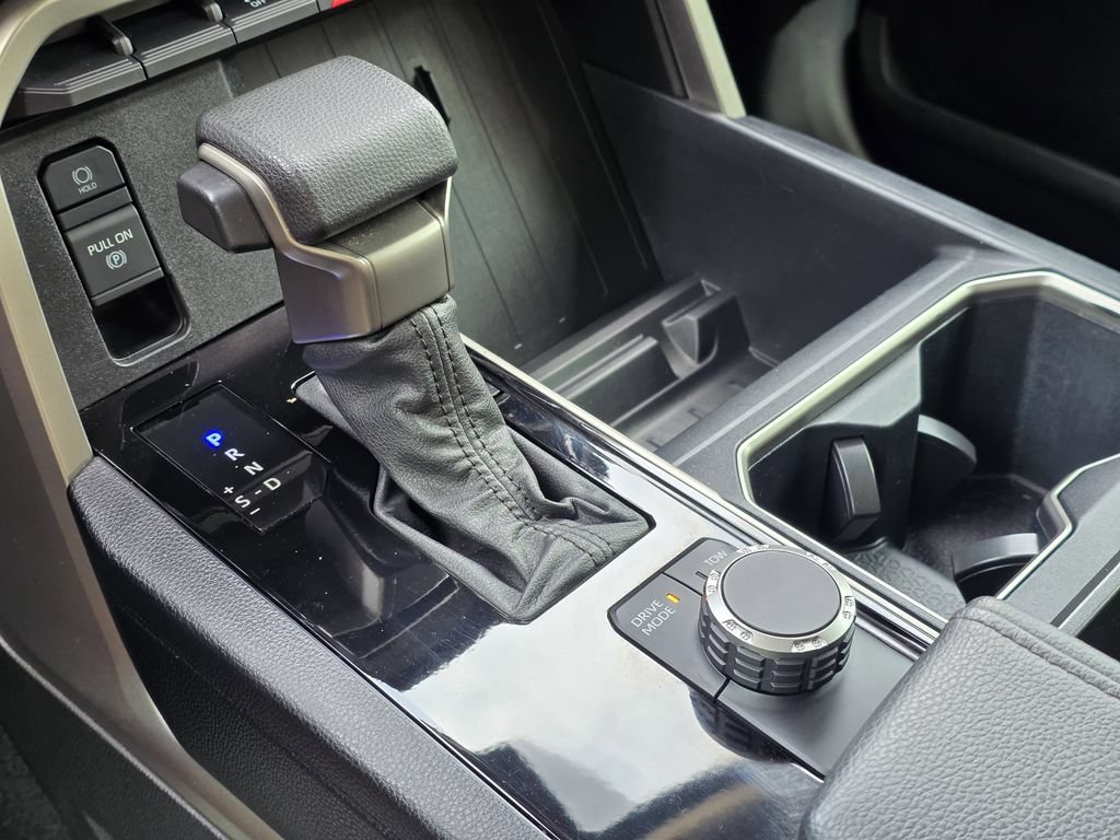 Used 2022 Toyota Tundra SR5 w/ Convenience Package RWD image 18