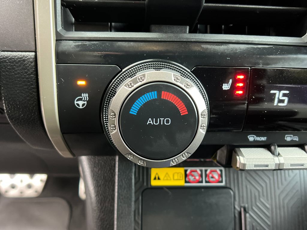 Used 2025 Toyota Tacoma TRD Sport w/ TRD Sport Upgrade Package image 28