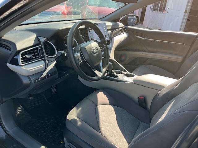 Used 2022 Toyota Camry LE image 7