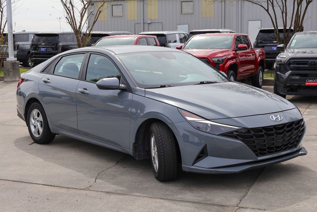 Used 2023 Hyundai Elantra SE image 23