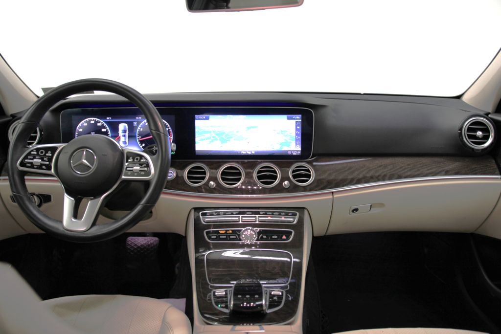 Used 2020 Mercedes-Benz E 350 4MATIC Sedan image 2
