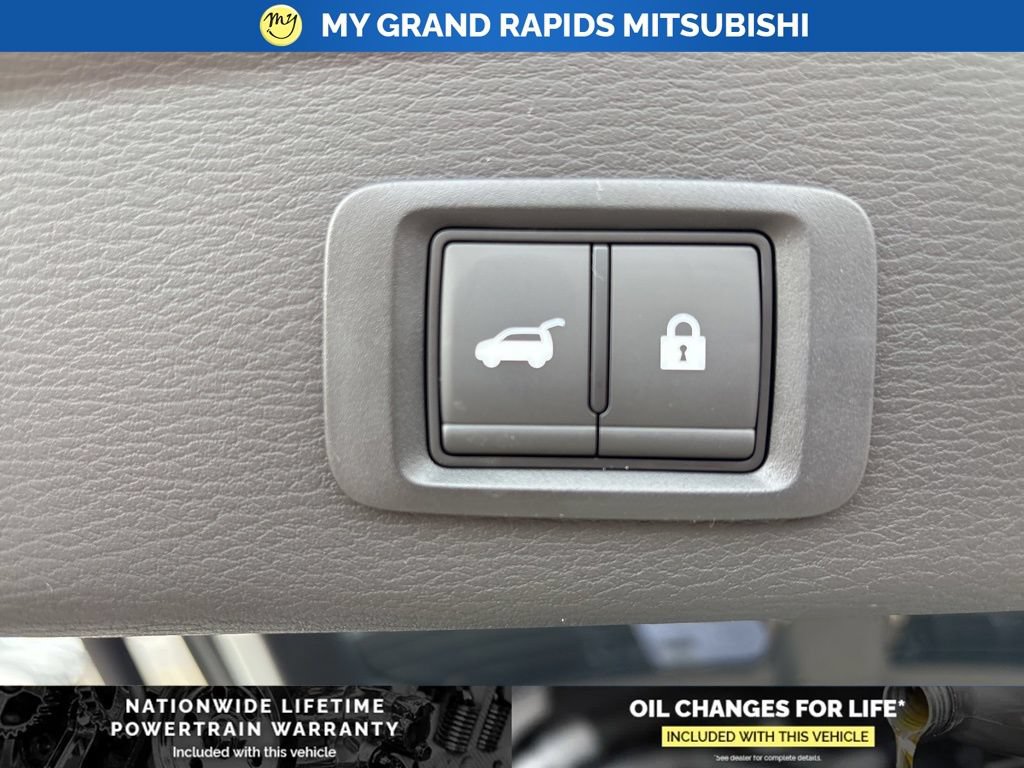 New 2026 Mitsubishi Outlander SEL AWD/4WD image 13