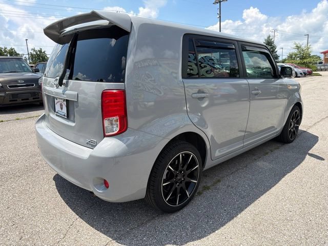 Used 2012 Scion xB FWD image 6