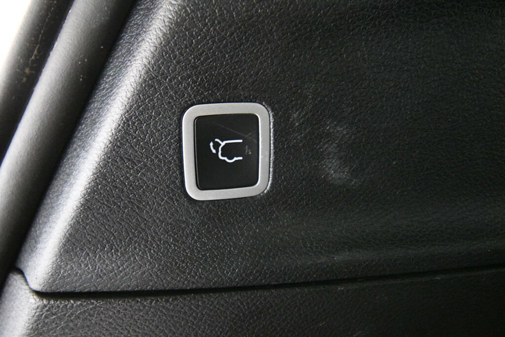 Used 2025 Chrysler Pacifica Limited FWD image 26