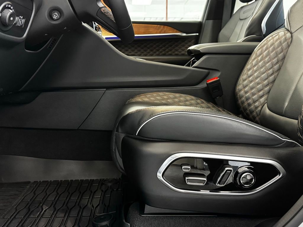 Certified 2024 Jeep Grand Cherokee L Summit image 13