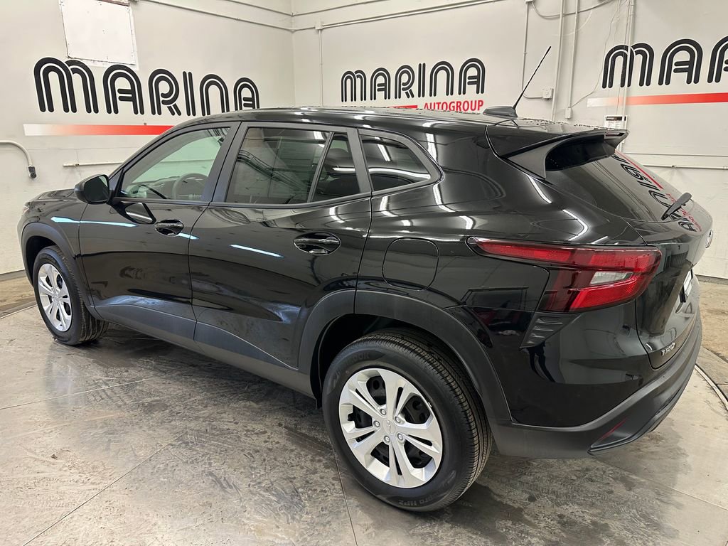 Used 2024 Chevrolet Trax LS image 13