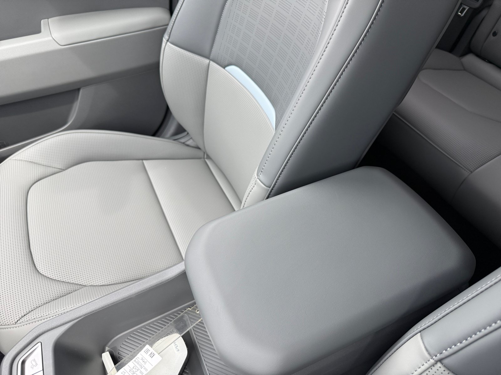 New 2027 Kia EV3 Wind FWD image 14