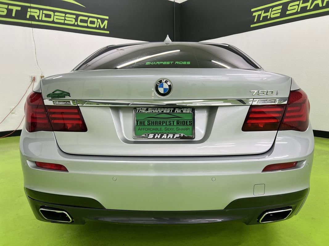 Used 2015 BMW 750i image 8
