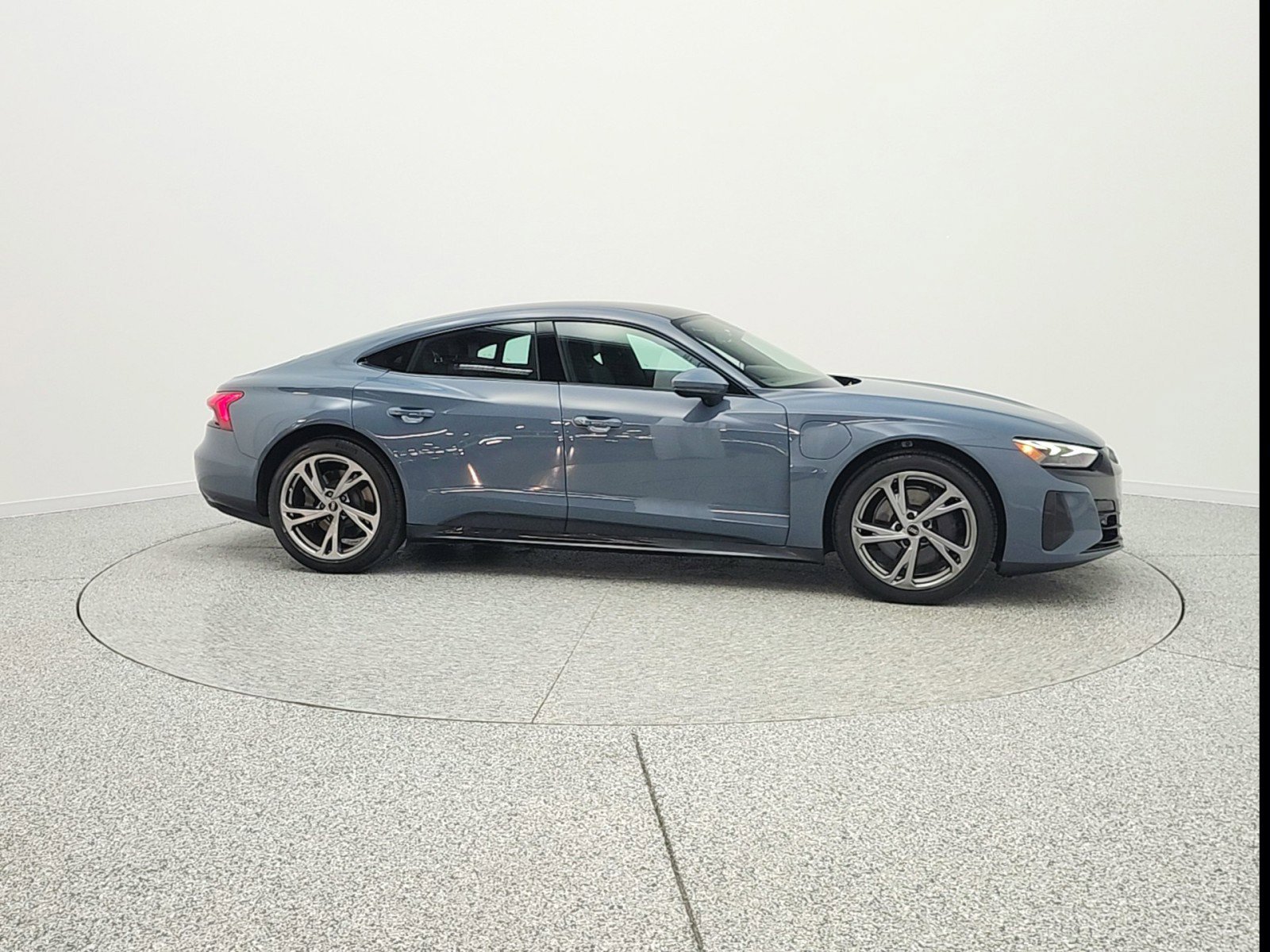 Used 2022 Audi e-tron GT Premium Plus image 4