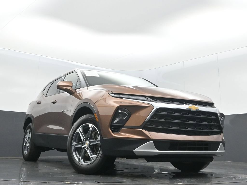 Used 2023 Chevrolet Blazer LT w/ Driver Confidence Package AWD/4WD image 30