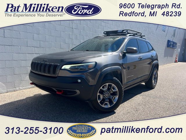 Used 2019 Jeep Cherokee Trailhawk w/ Cold Weather Group AWD/4WD image 1