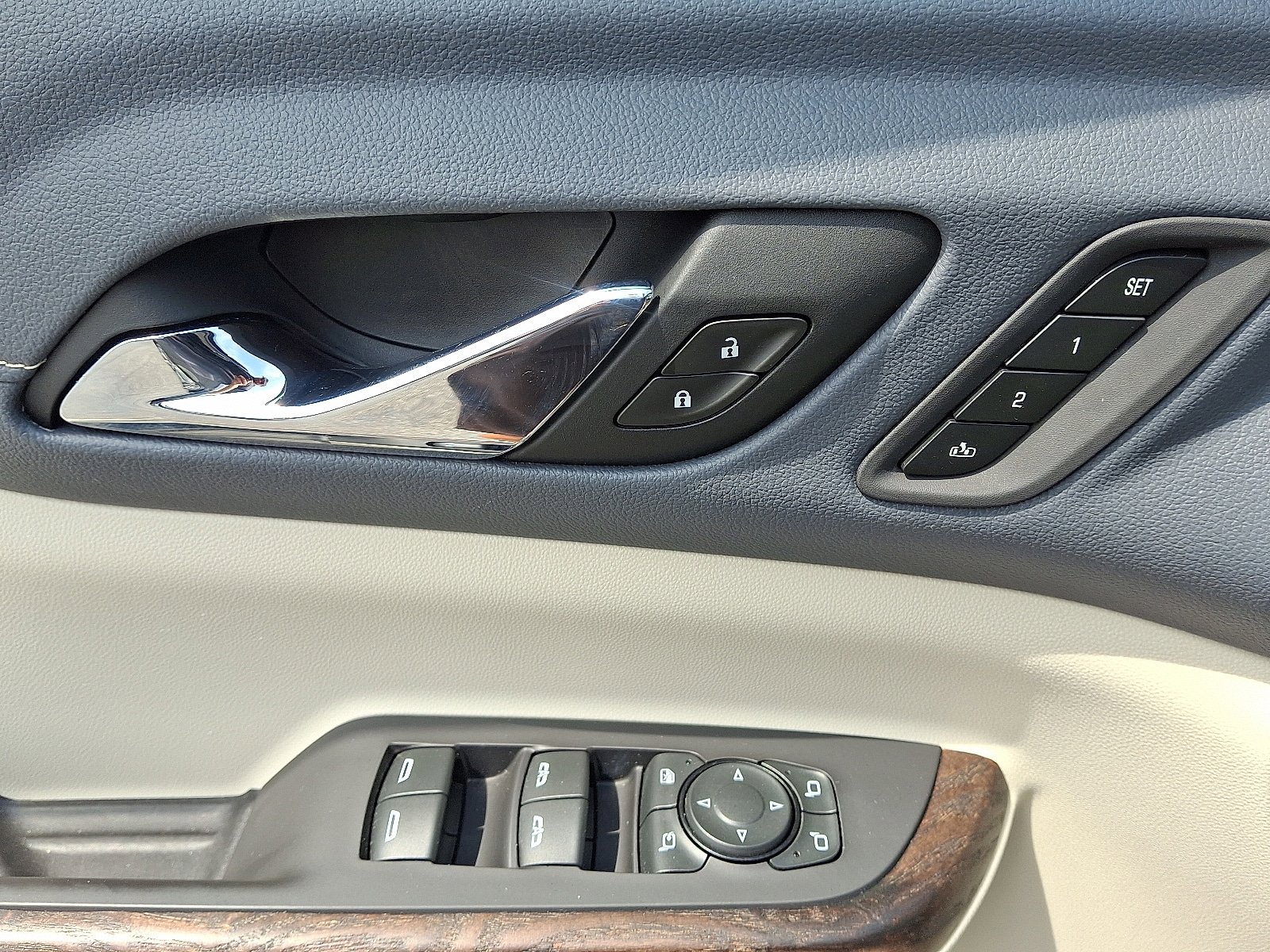 Used 2021 GMC Acadia Denali FWD image 12