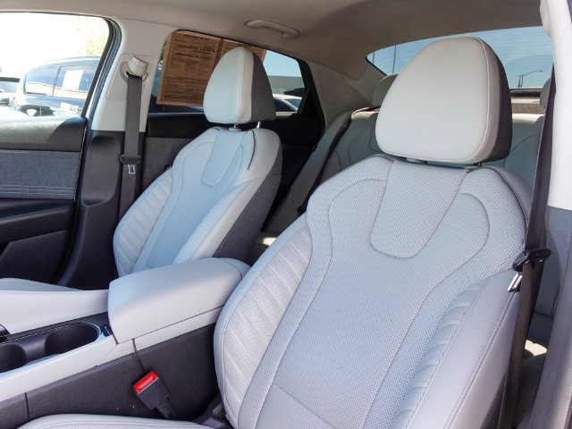 Used 2025 Hyundai Elantra Limited w/ Cargo Package FWD image 22