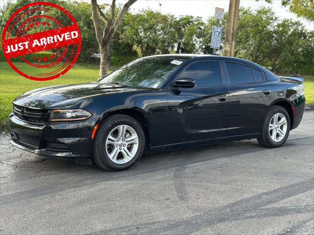 Used 2023 Dodge Charger SXT image 2