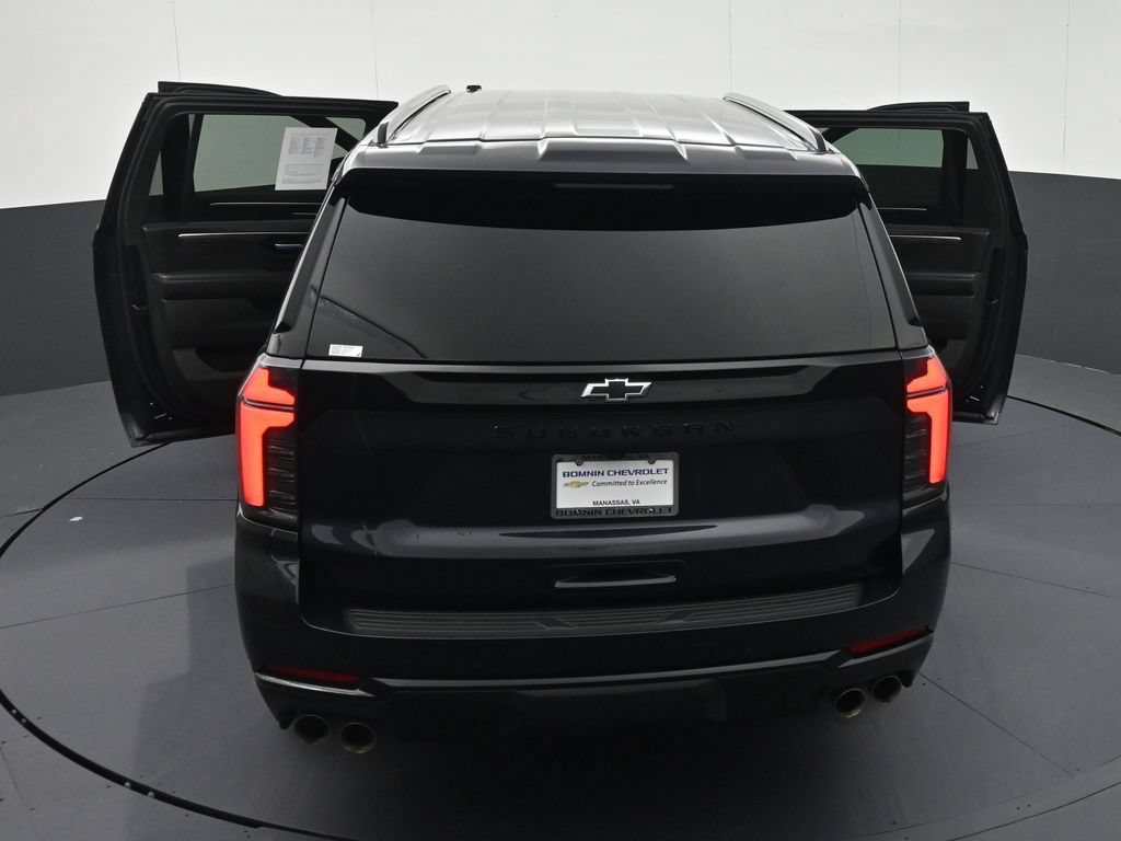Used 2025 Chevrolet Suburban Z71 AWD/4WD image 42