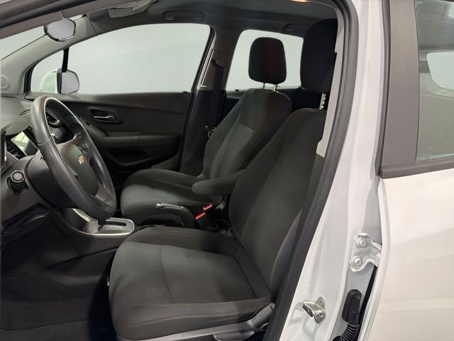 Used 2018 Chevrolet Trax LS FWD image 11