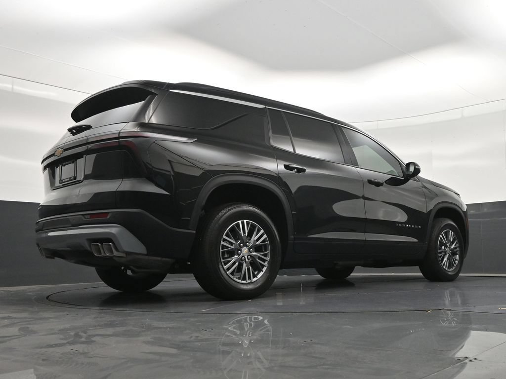 Used 2026 Chevrolet Traverse LT FWD image 33
