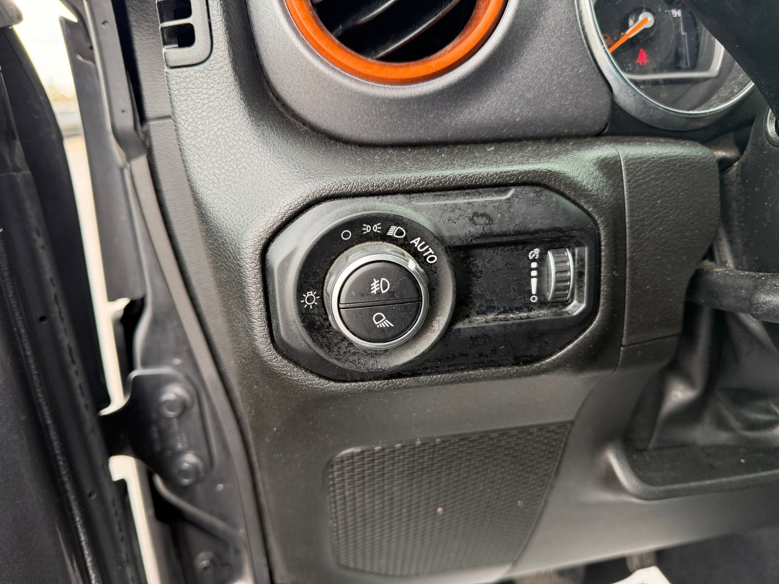 Used 2023 Jeep Gladiator Mojave image 12