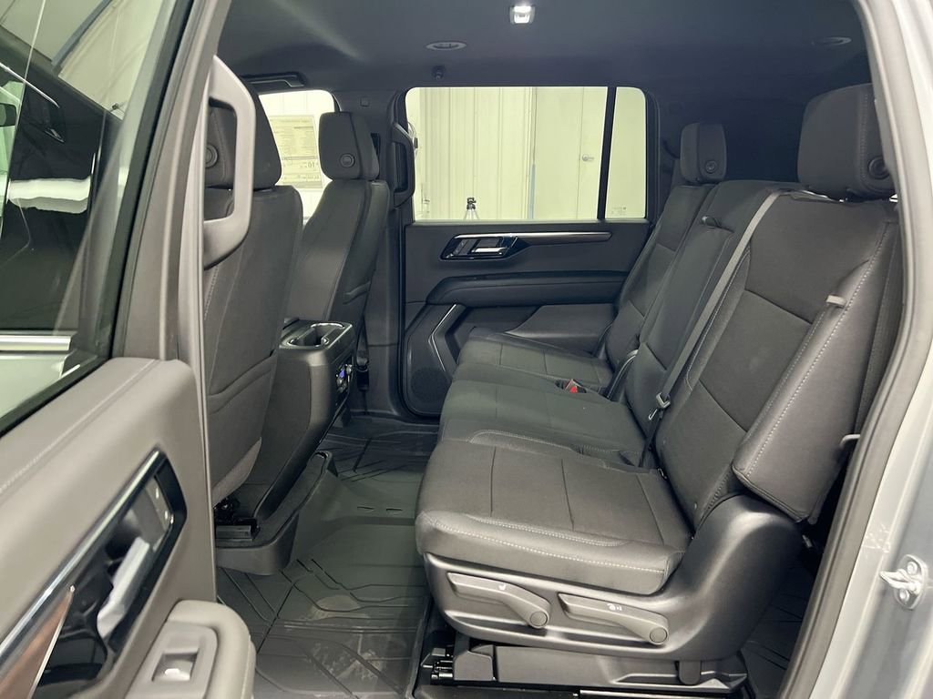 New 2026 Chevrolet Suburban LS AWD/4WD image 23