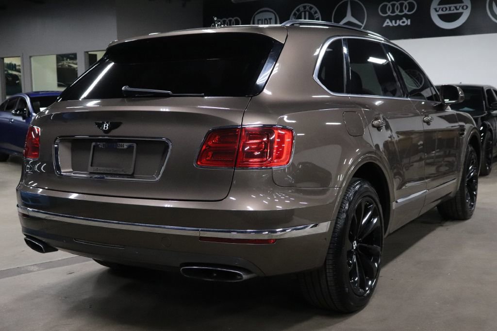 Used 2017 Bentley Bentayga image 5