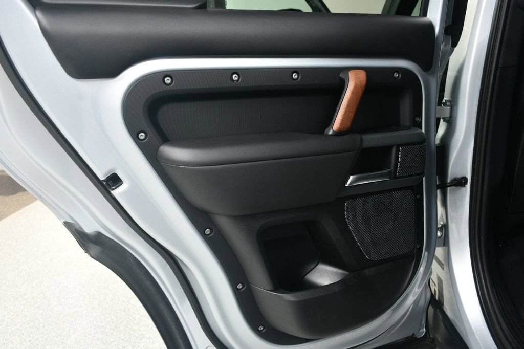 Used 2021 Land Rover Defender 110 X image 25