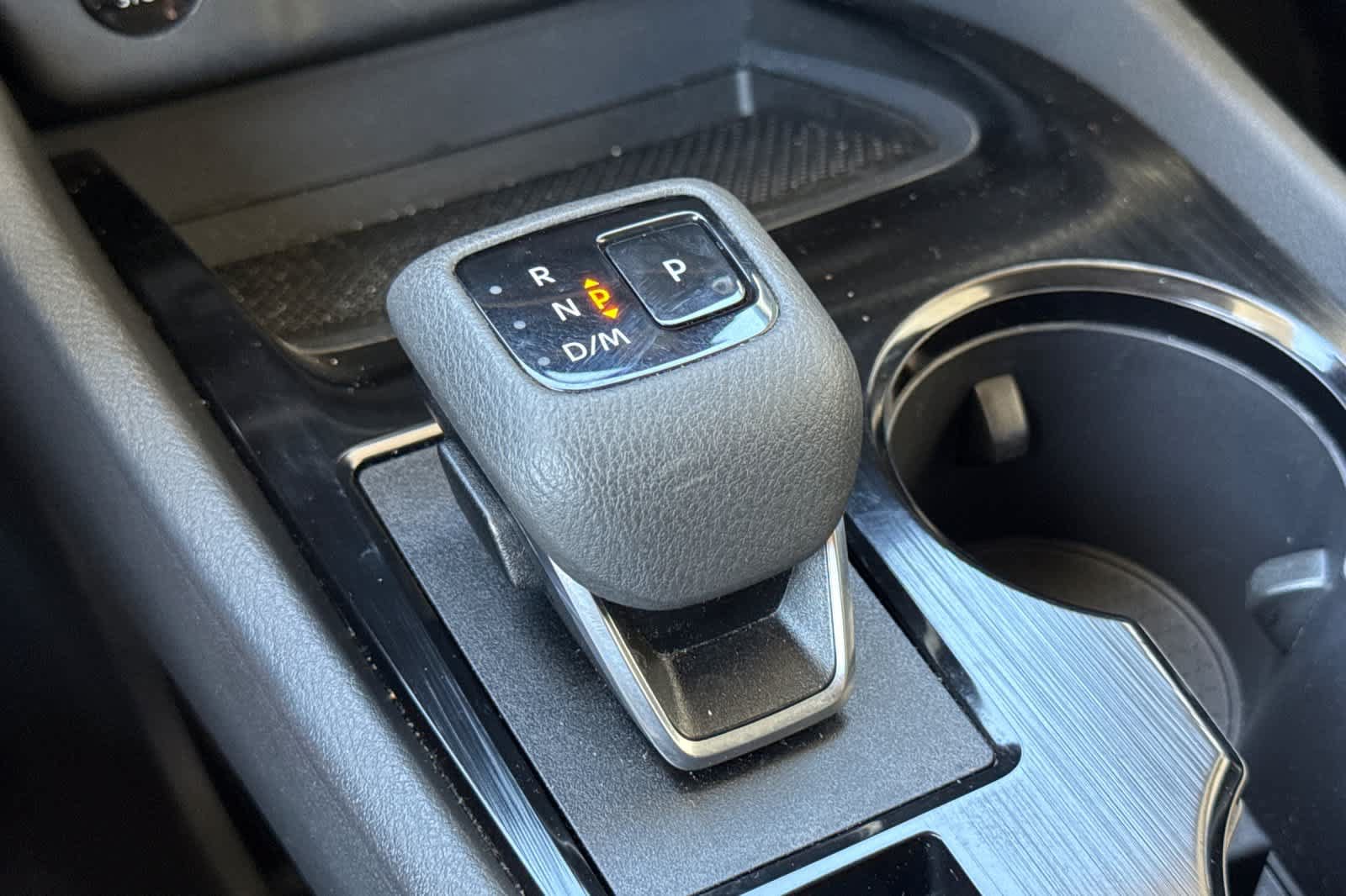 Used 2025 Nissan Rogue SV AWD/4WD image 24