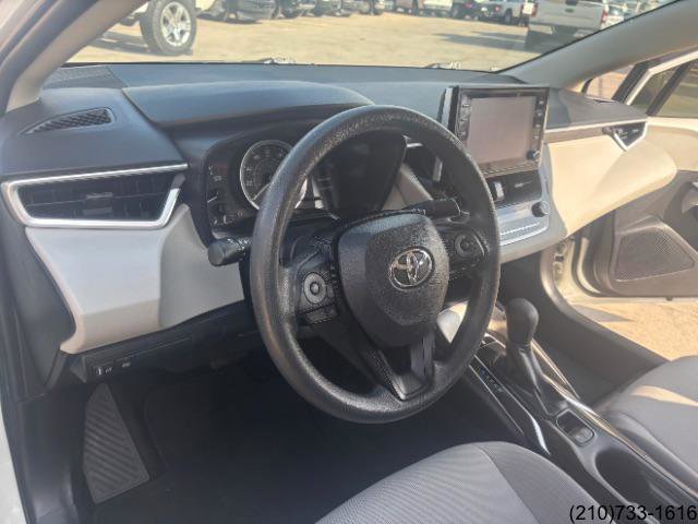 Used 2021 Toyota Corolla LE image 18