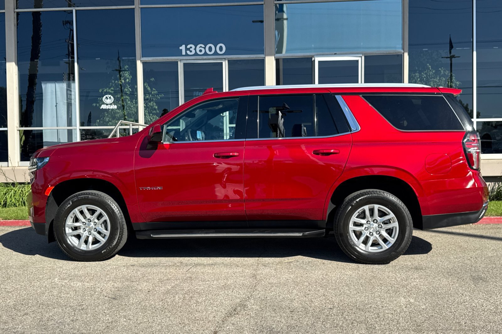 Used 2024 Chevrolet Tahoe LS RWD image 7