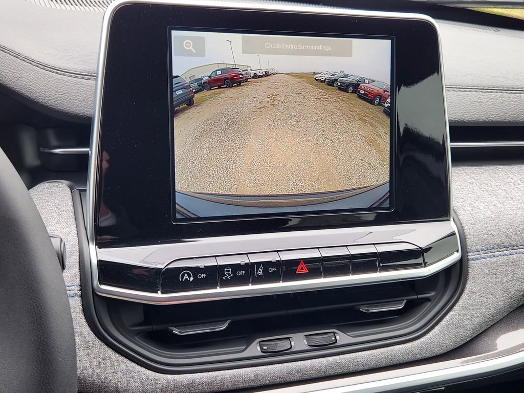 New 2026 Jeep Compass Latitude image 13