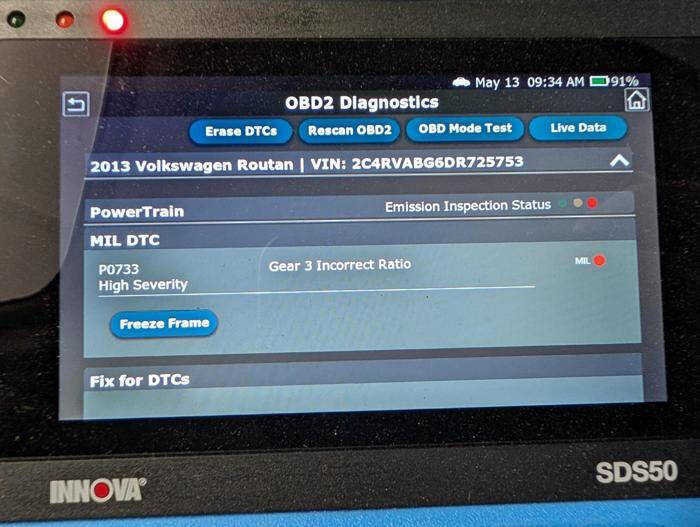Used 2013 Volkswagen Routan SE FWD image 42
