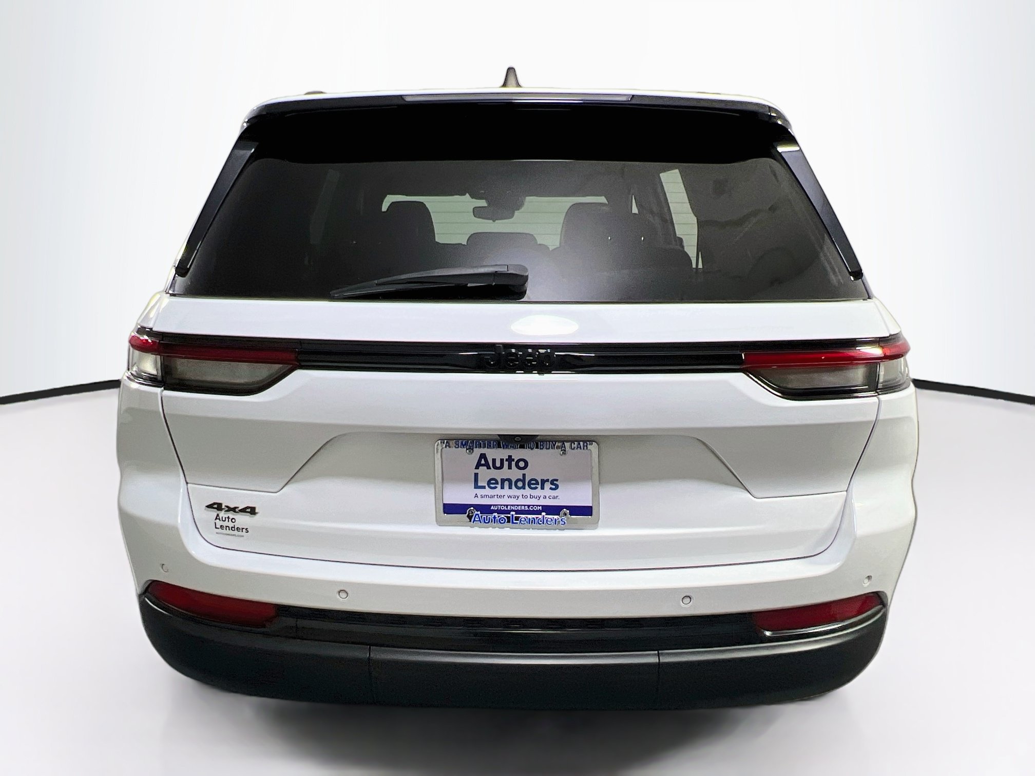 Used 2023 Jeep Grand Cherokee Altitude AWD/4WD image 6