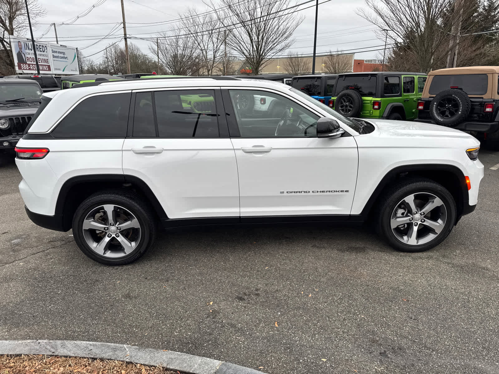 Used 2023 Jeep Grand Cherokee Limited w/ Trailer Tow Prep Group (B) image 7
