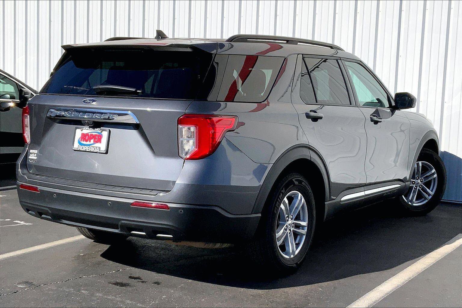 Used 2022 Ford Explorer XLT image 10