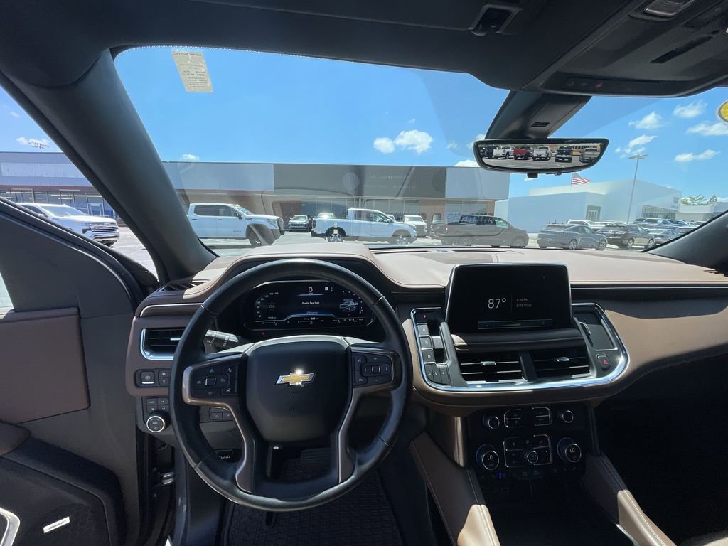 Used 2022 Chevrolet Suburban High Country w/ LPO, Illumination Package AWD/4WD image 11