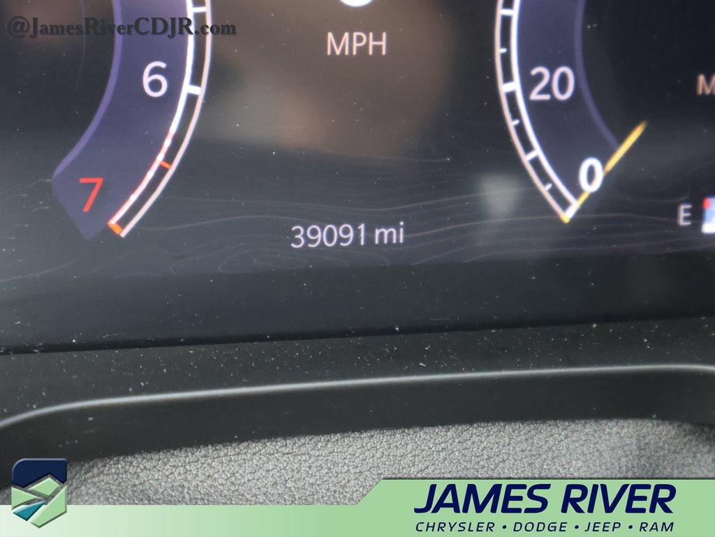 Used 2025 Jeep Grand Cherokee Altitude AWD/4WD image 30