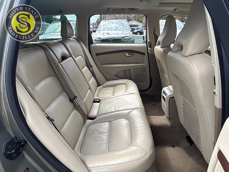 Used 2011 Volvo XC70 3.2 image 19