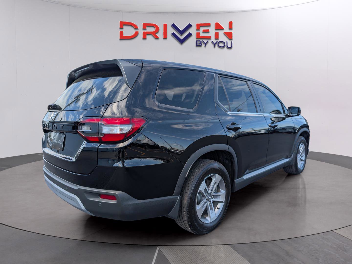 Used 2025 Honda Pilot EX-L image 5