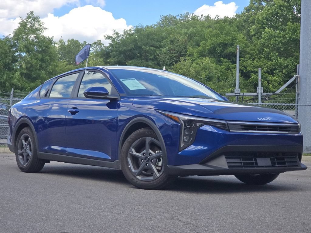 Used 2025 Kia K4 FWD image 2