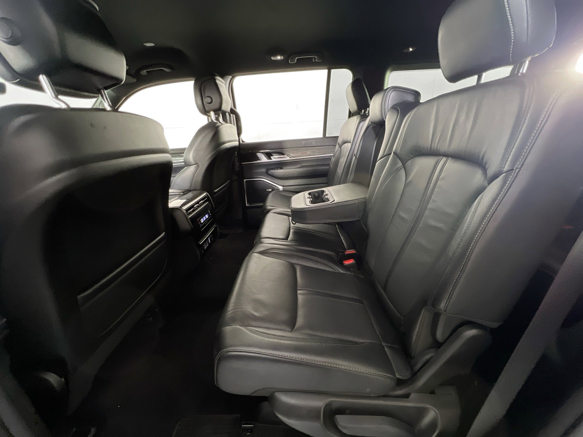 Used 2022 Jeep Wagoneer Series II image 25