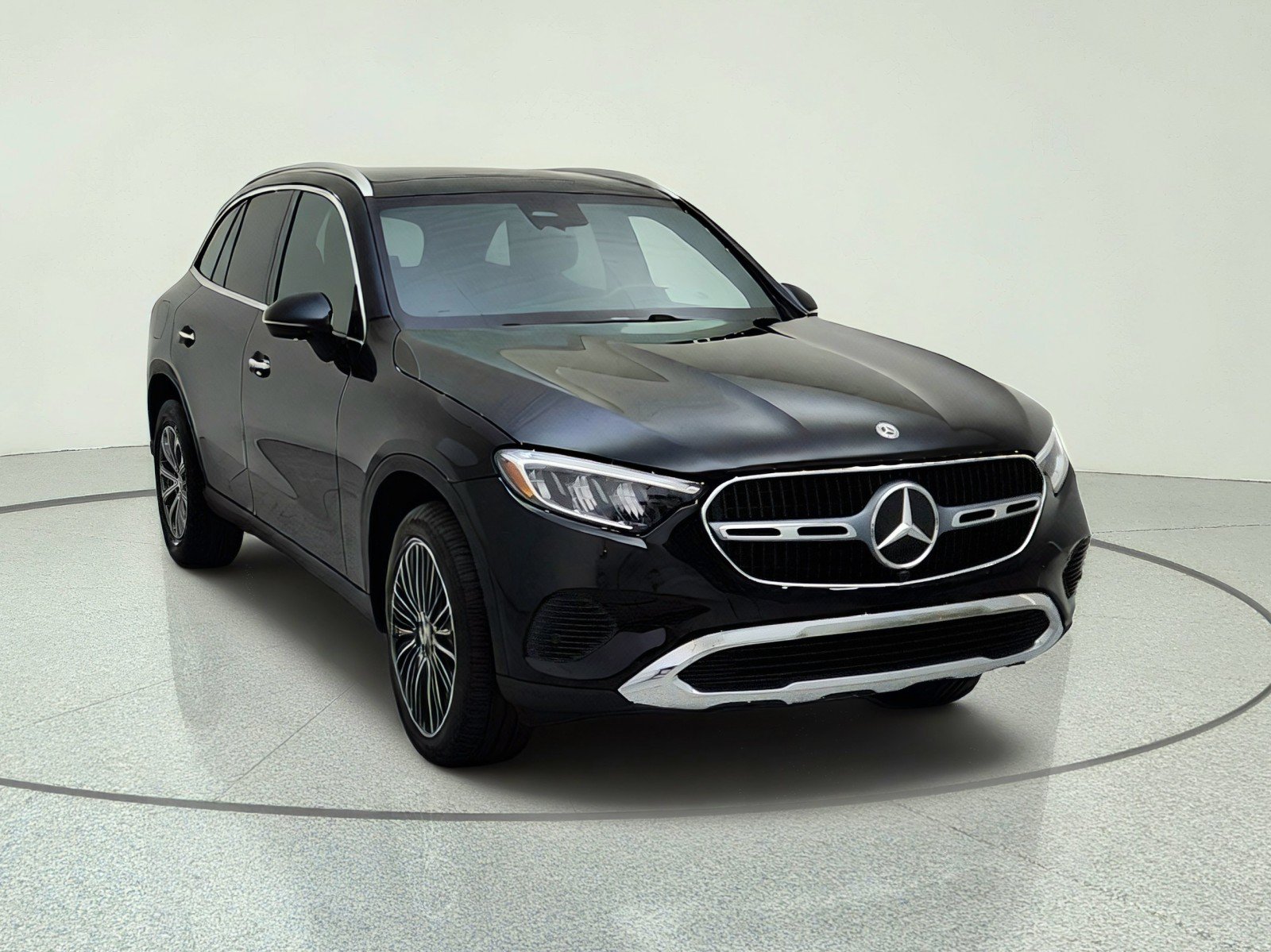 Certified 2026 Mercedes-Benz GLC 300 4MATIC image 4