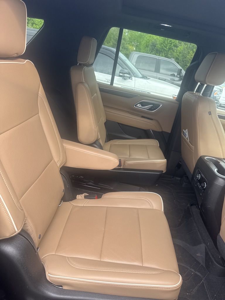 Used 2021 Chevrolet Tahoe Premier w/ Premium Package AWD/4WD image 10