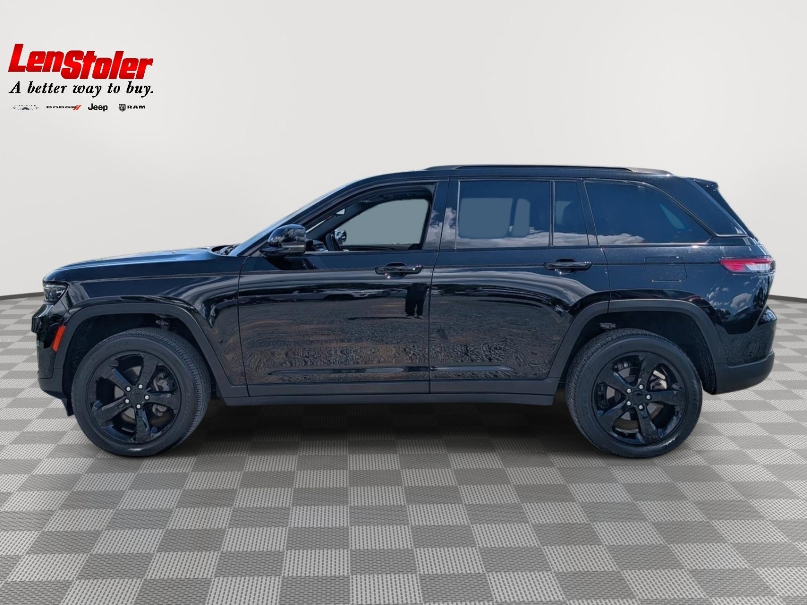 Used 2023 Jeep Grand Cherokee Altitude AWD/4WD image 2