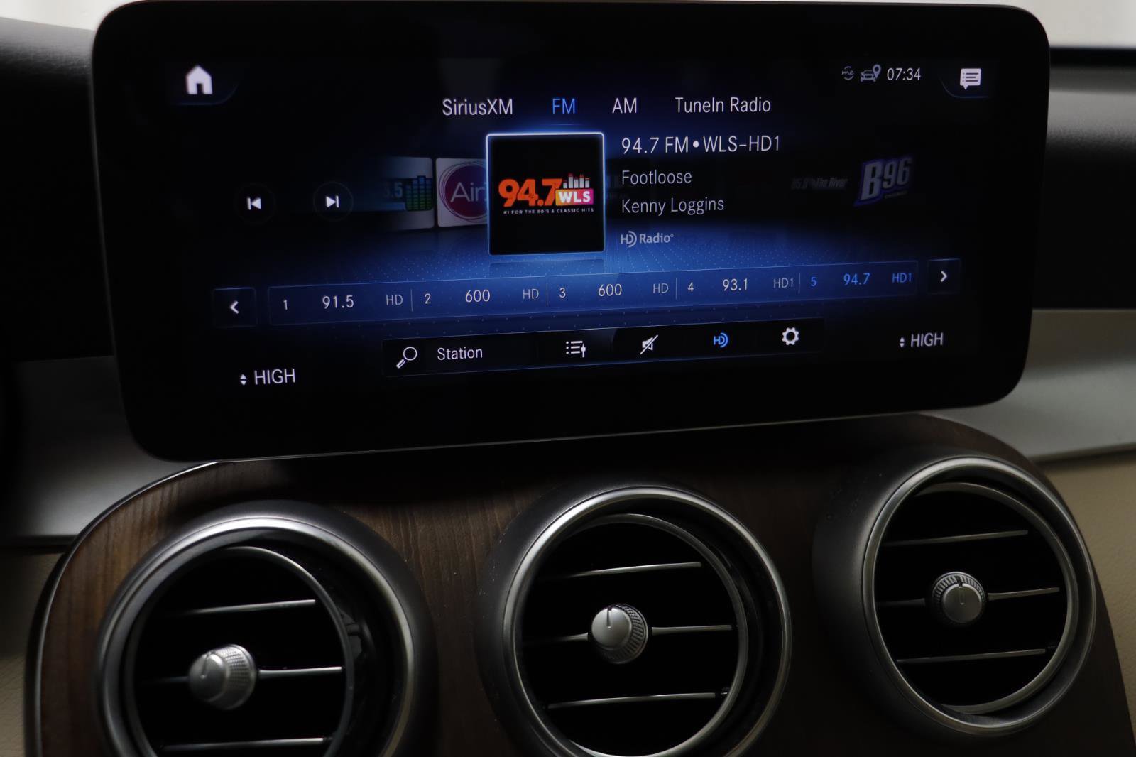 Used 2021 Mercedes-Benz GLC 300 4MATIC image 9