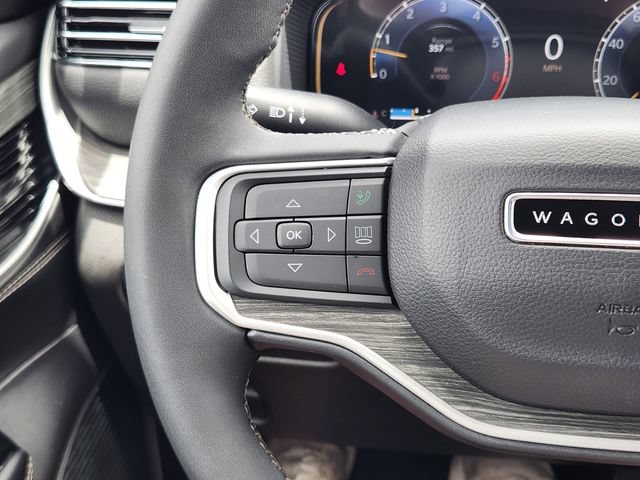 Used 2023 Jeep Wagoneer L Series II AWD/4WD image 27