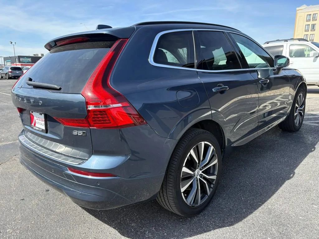 Used 2022 Volvo XC60 B5 Momentum w/ Advanced Package AWD/4WD image 5
