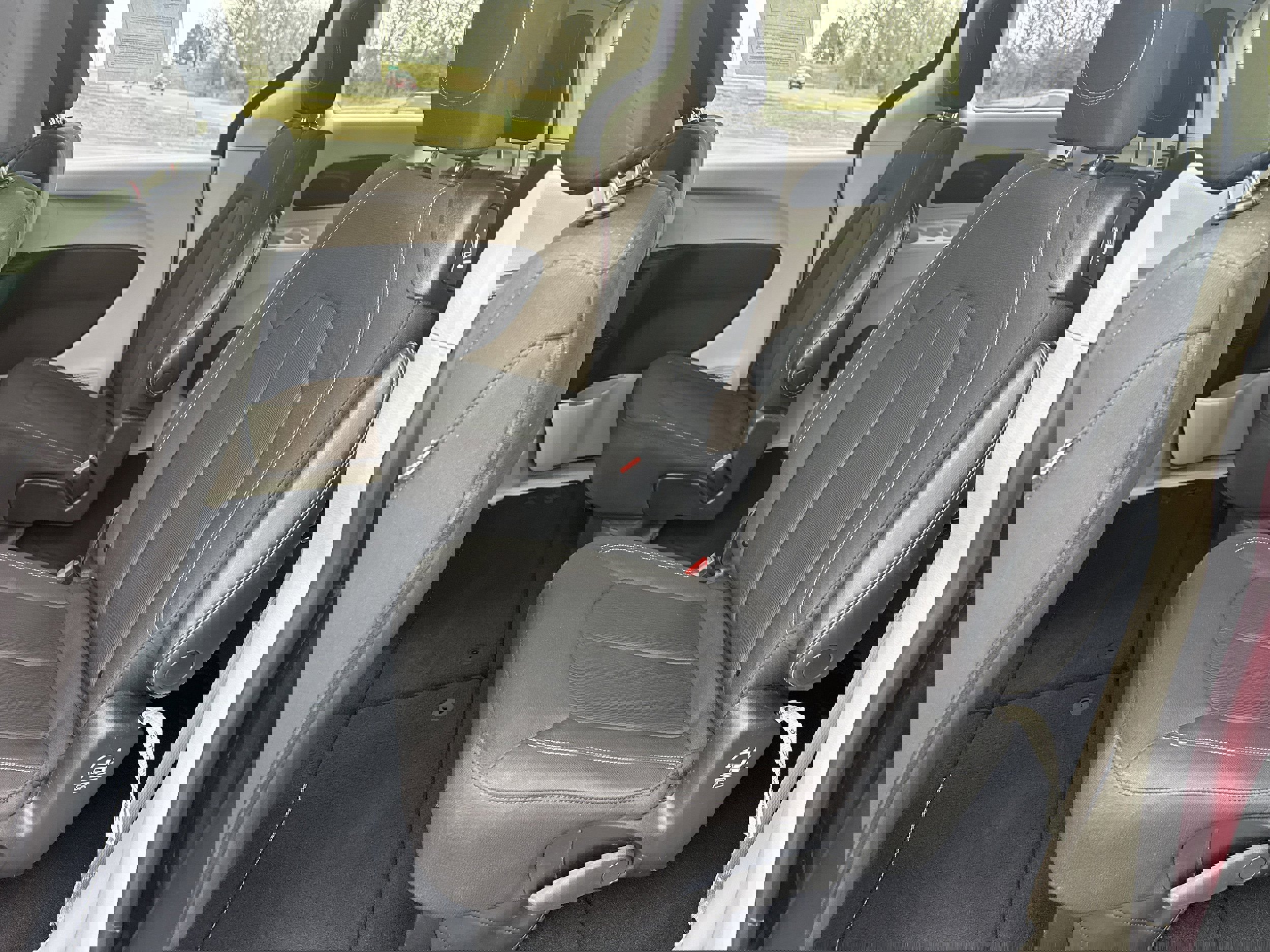 Used 2023 Chrysler Voyager LX FWD image 7