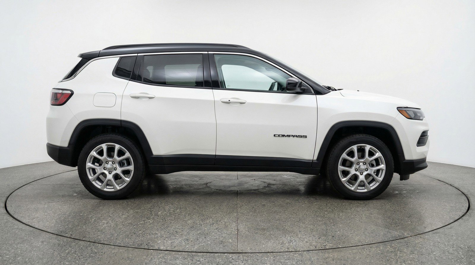 Used 2025 Jeep Compass Limited image 11