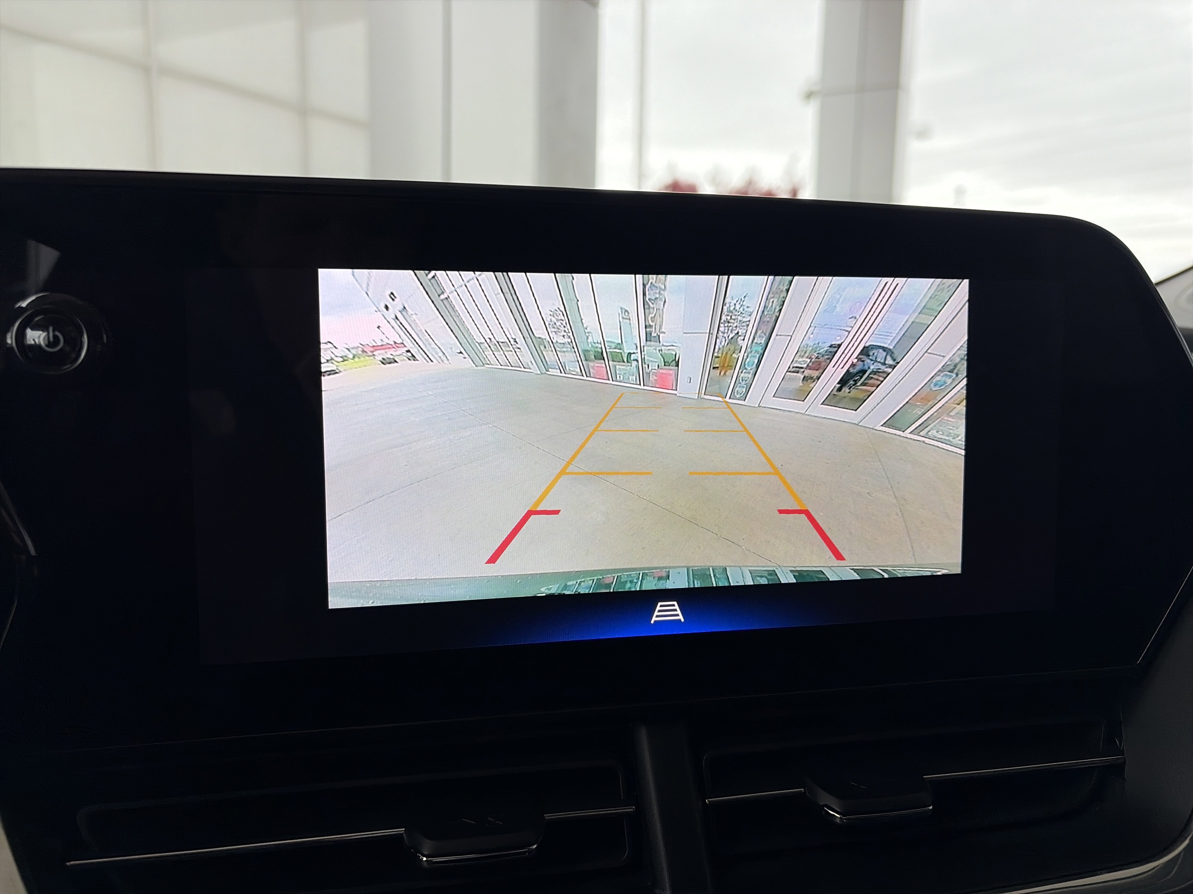 Used 2025 Chevrolet Trax LT image 27